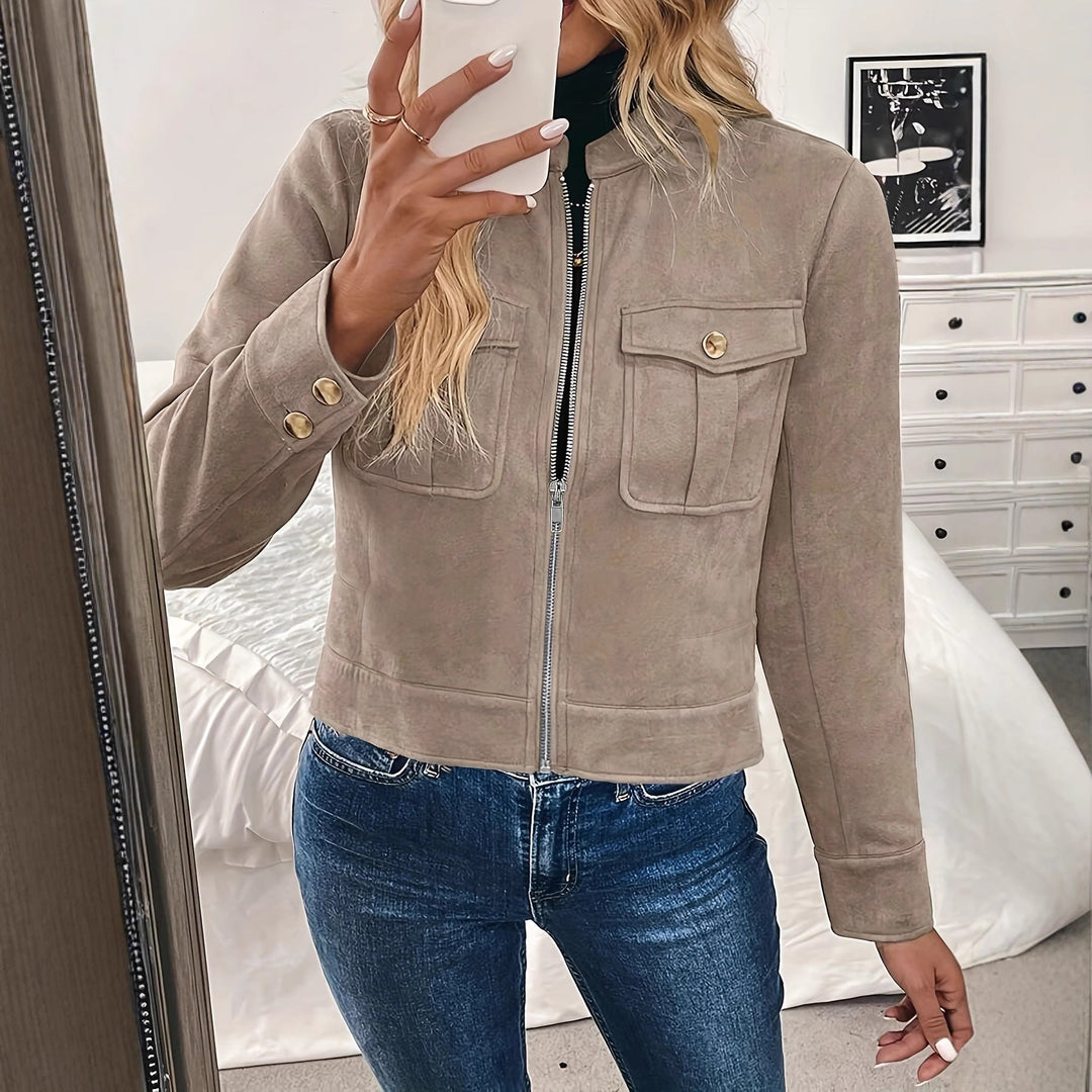 Women's cropped jacket with flap pockets and zip closure