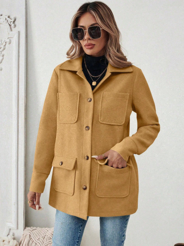 Women's utility jacket with practical pockets