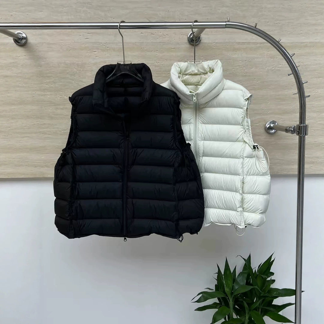 Women's lightweight quilted thermal vest with a two-way zipper