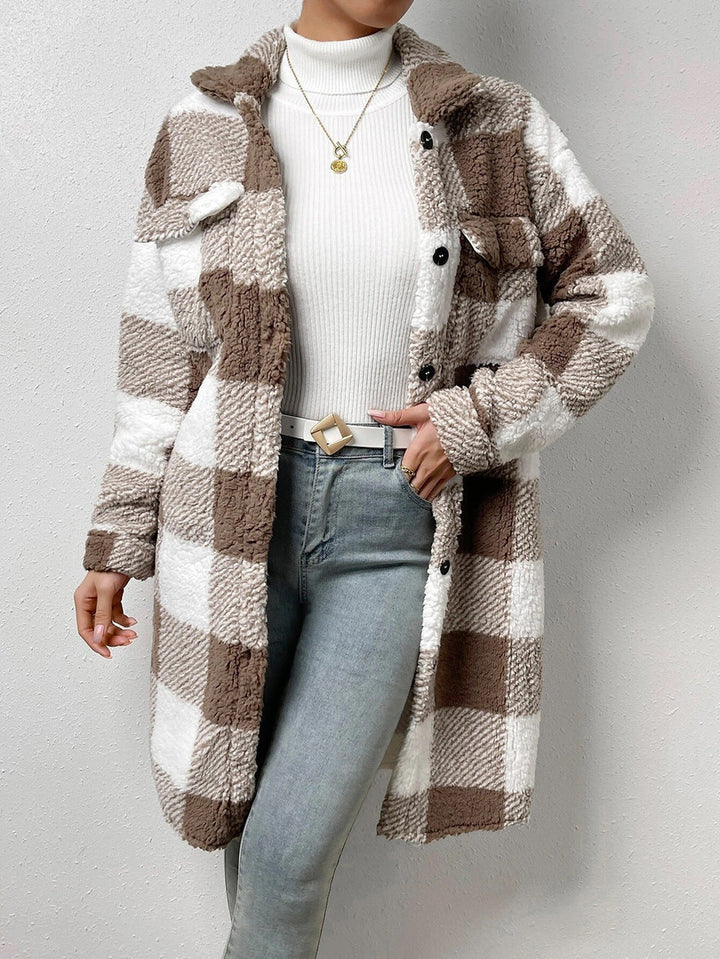 Women's long coat with plaid pattern and pockets