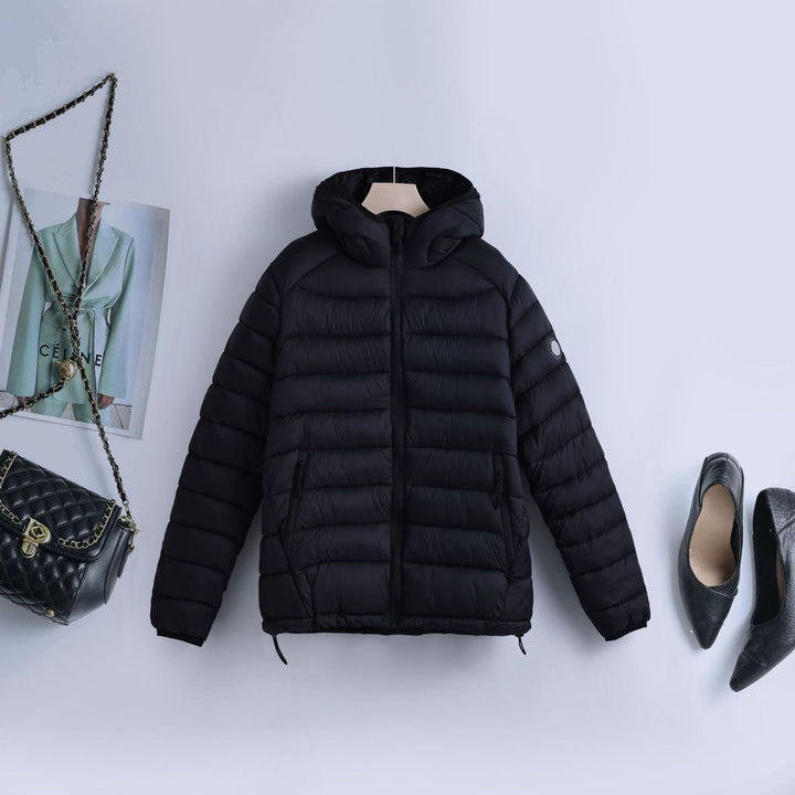 Women’s ultra-light quilted hooded jacket with an adjustable drawstring waist