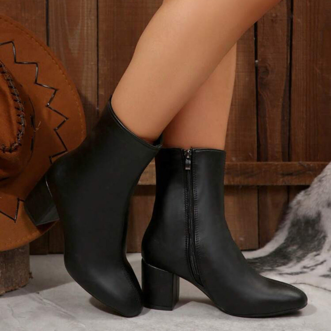 Women’s ankle boots with block heels and a versatile design