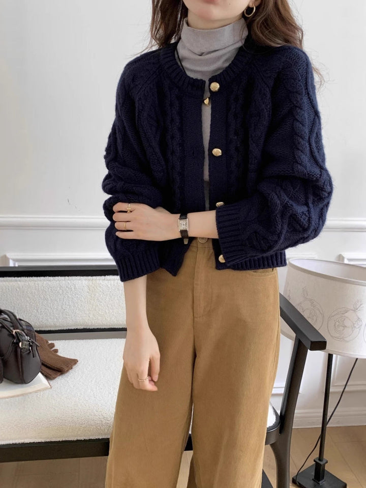 Women's cardigan with a round neckline and long sleeves