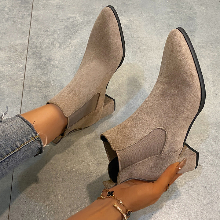 Women’s ankle boots with non-slip soles and a comfortable fit