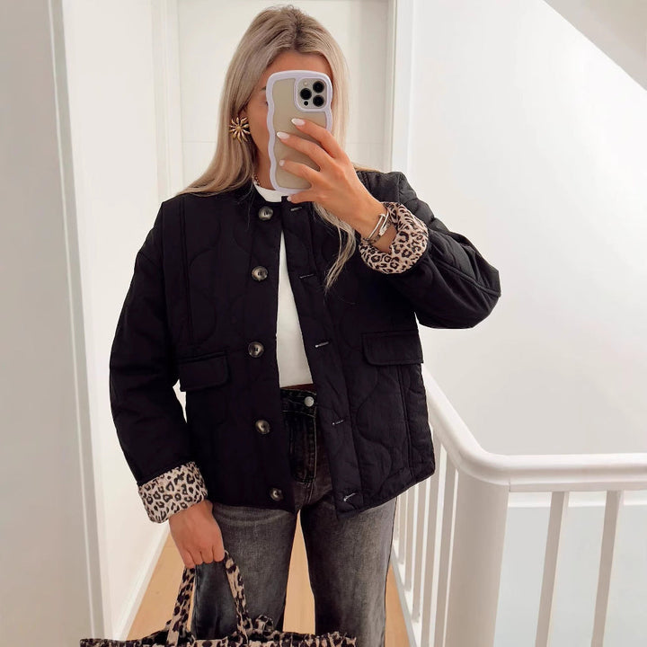 Women's long-sleeve crew-neck cardigan with buttons and pockets