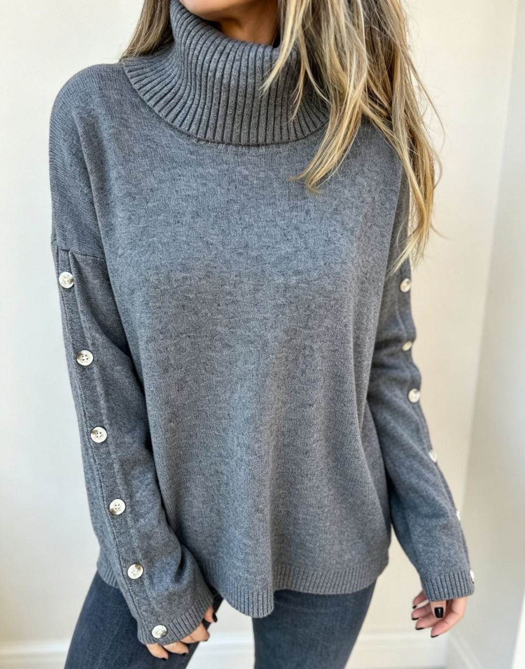 Mara | Women's Oversized Long-Sleeve Turtleneck Sweater with Buttons