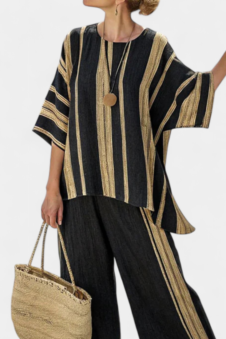 Tamara – comfortable oversized striped blouse and relaxed linen trousers