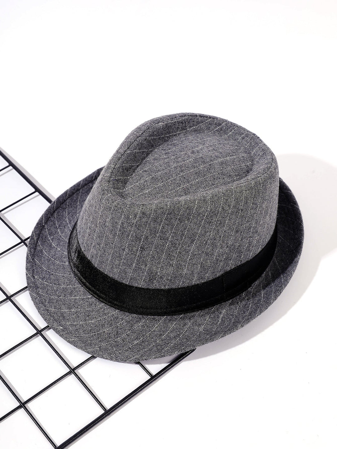 Damen Fedora-Hut mit gestreiftem Muster und Samtband