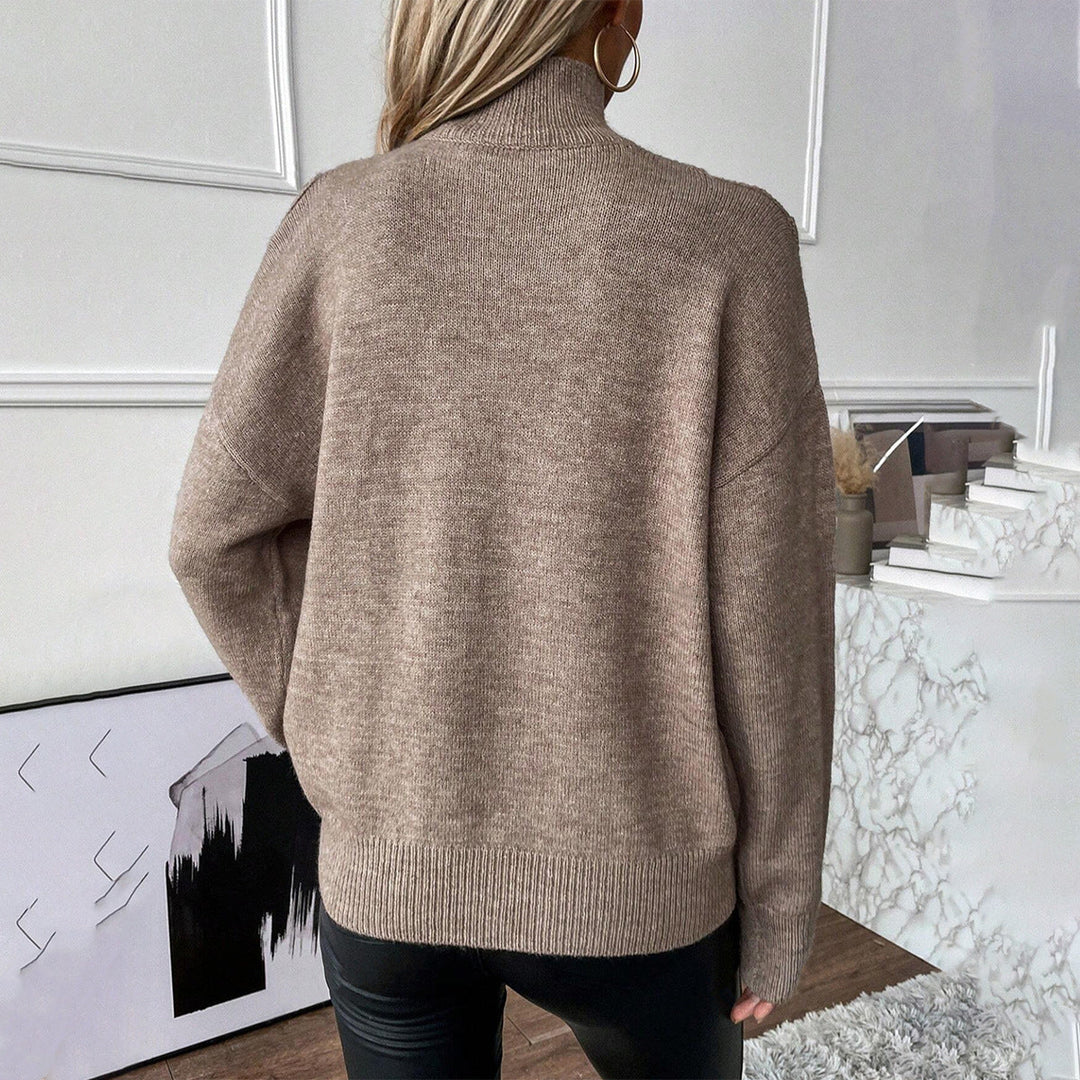 Women's long-sleeved turtleneck sweater
