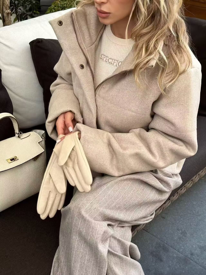 Women's long-sleeved transitional jacket with buttons and pockets