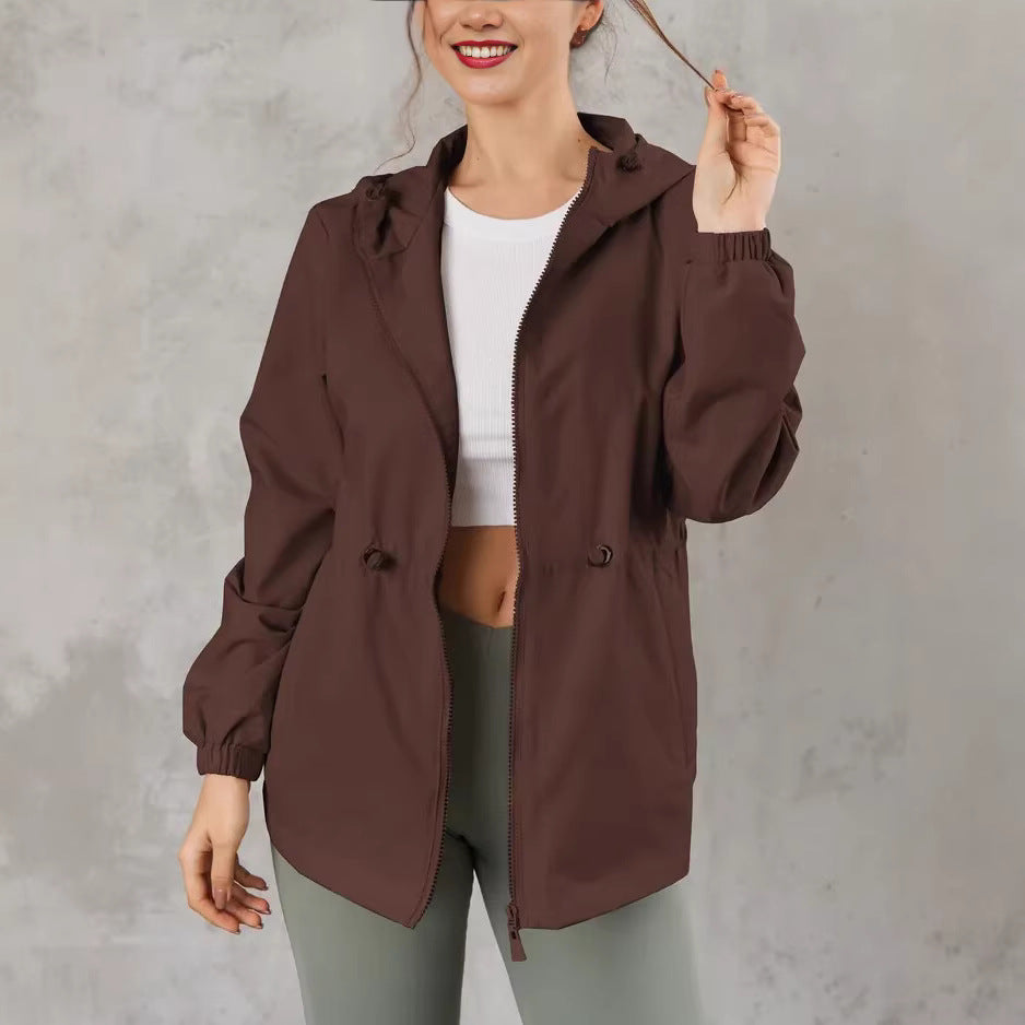 Women's outdoor jacket with adjustable hood and spacious pockets