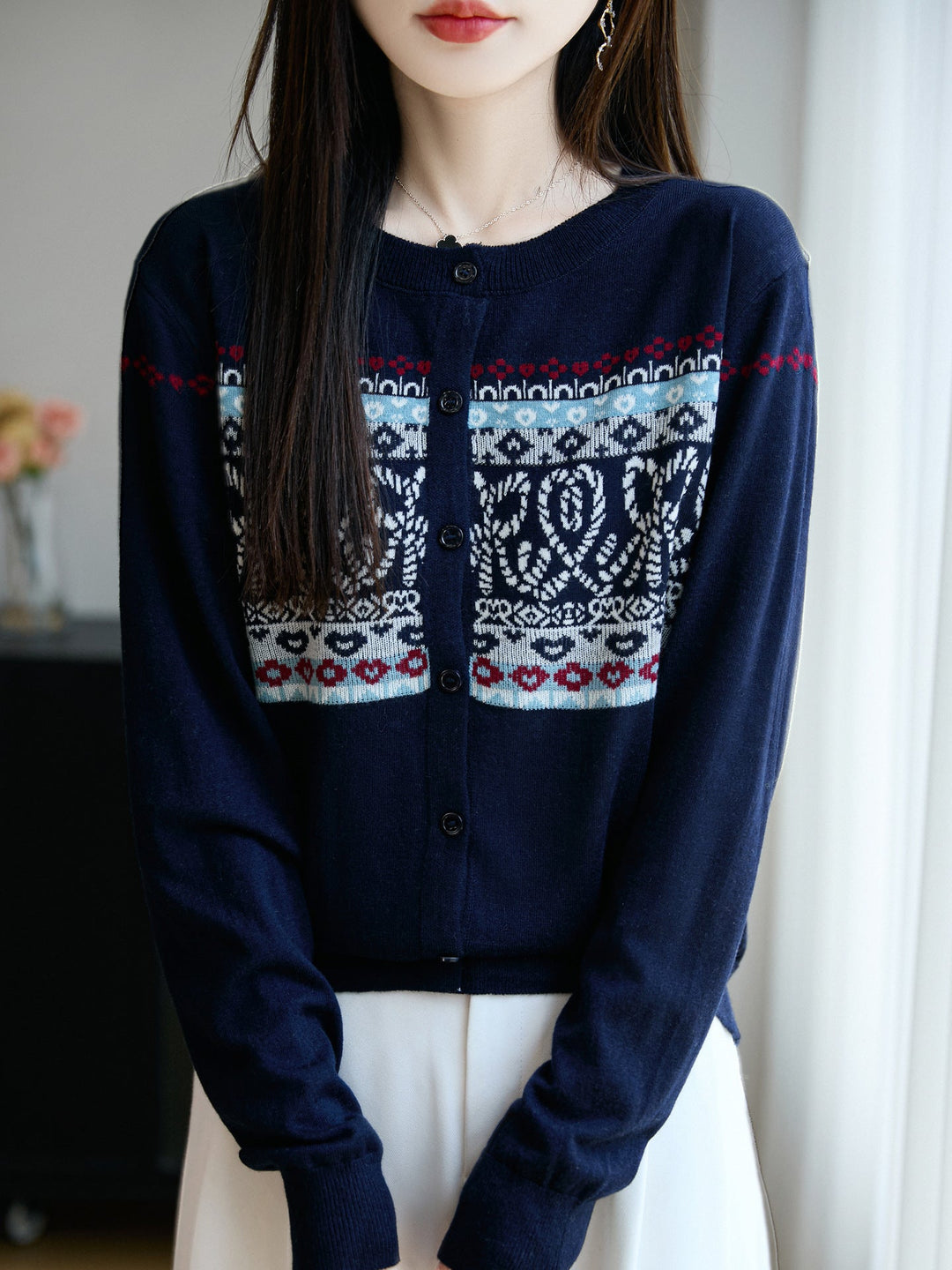 Women's cardigan with a round neckline and long sleeves