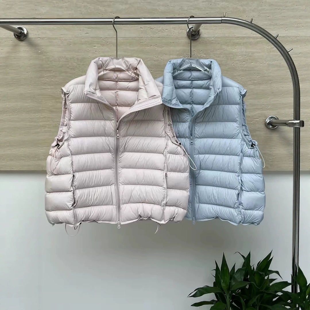 Women's lightweight quilted thermal vest with a two-way zipper