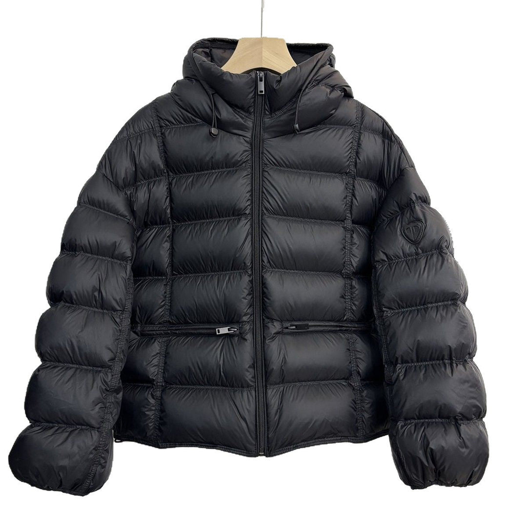 Women’s cropped thermal quilted jacket with hood and zippered pockets
