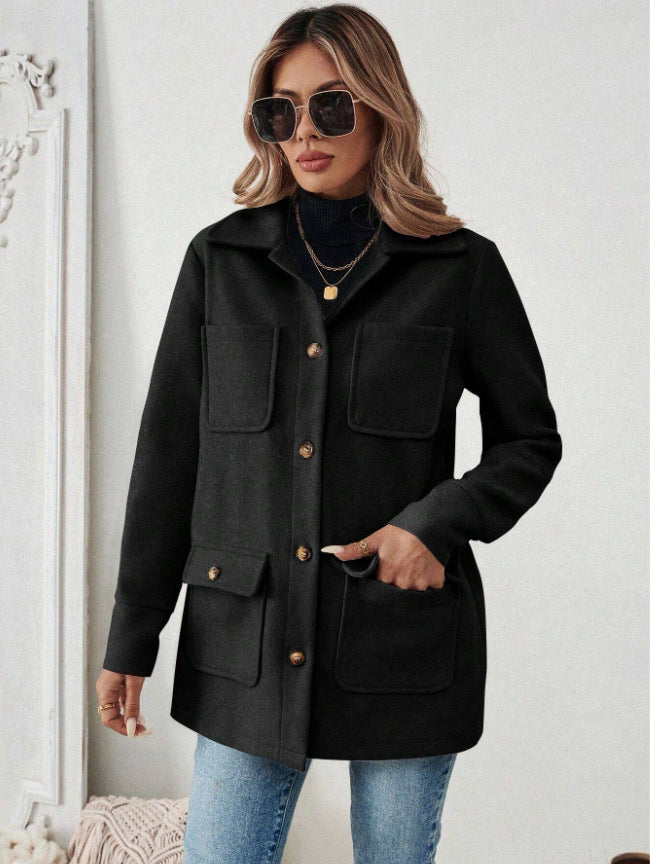 Women's utility jacket with practical pockets