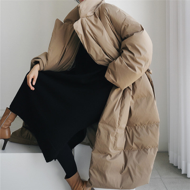 Women's maxi quilted coat with a high stand-up collar and windproof padding