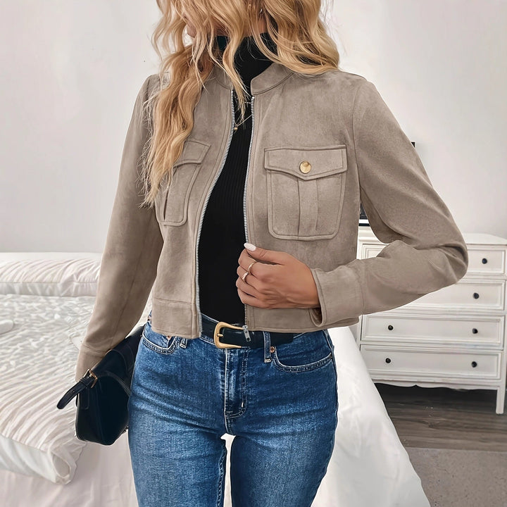 Women's cropped jacket with flap pockets and zip closure