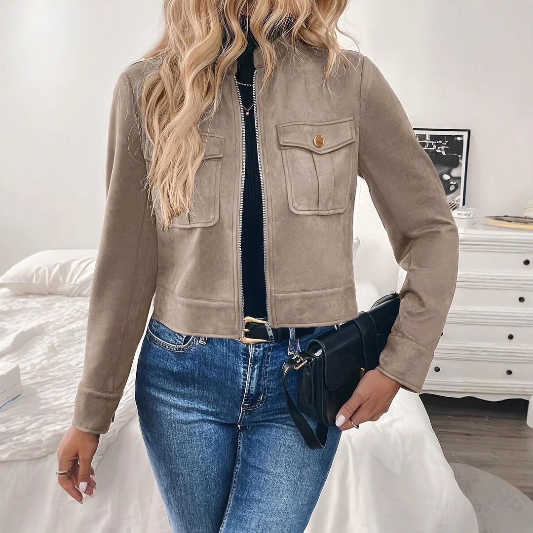 Women's cropped jacket with flap pockets and zip closure