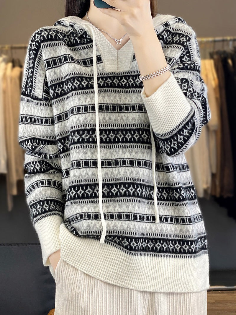 Women's oversized hoodie with V-neck and drawstring