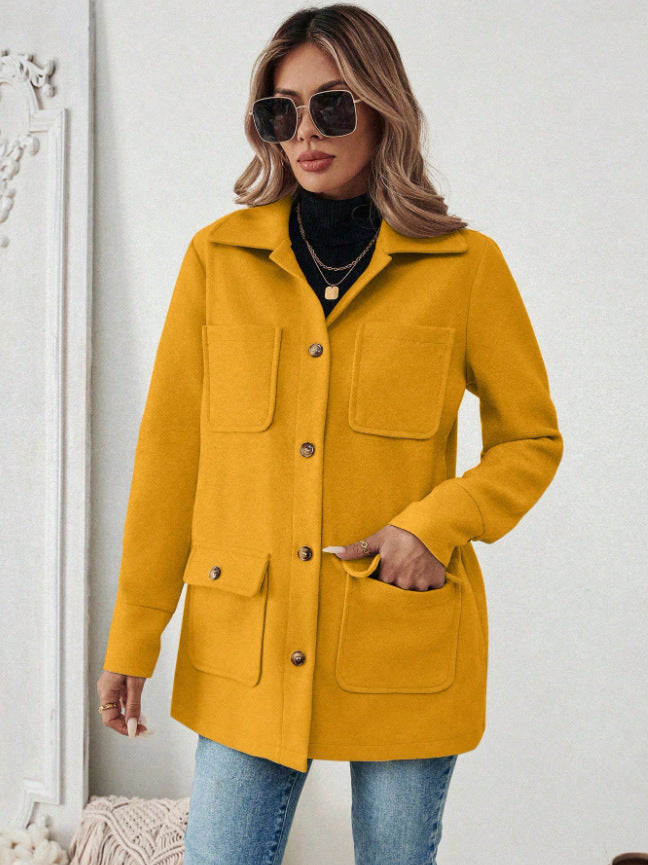 Women's utility jacket with practical pockets