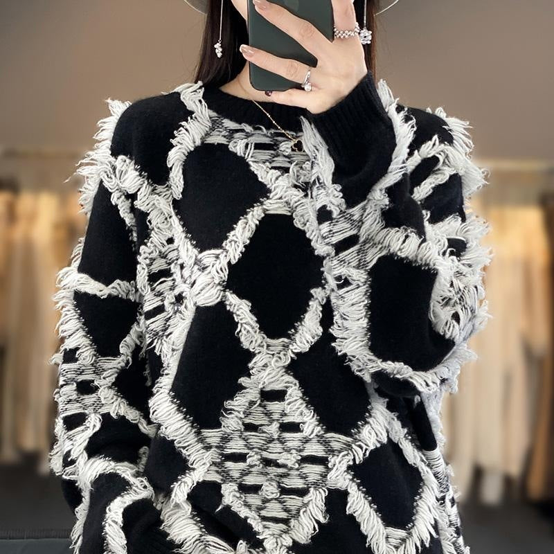 Women's oversized crew-neck pullover with fringes