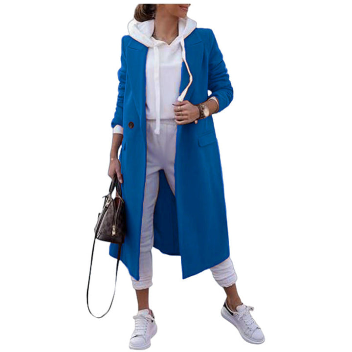 Women’s oversized coat with a classic lapel and pockets