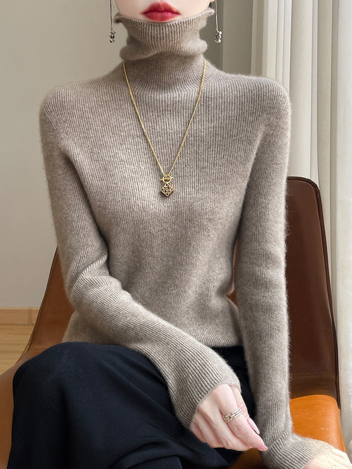 Women's slim-fit turtleneck sweater