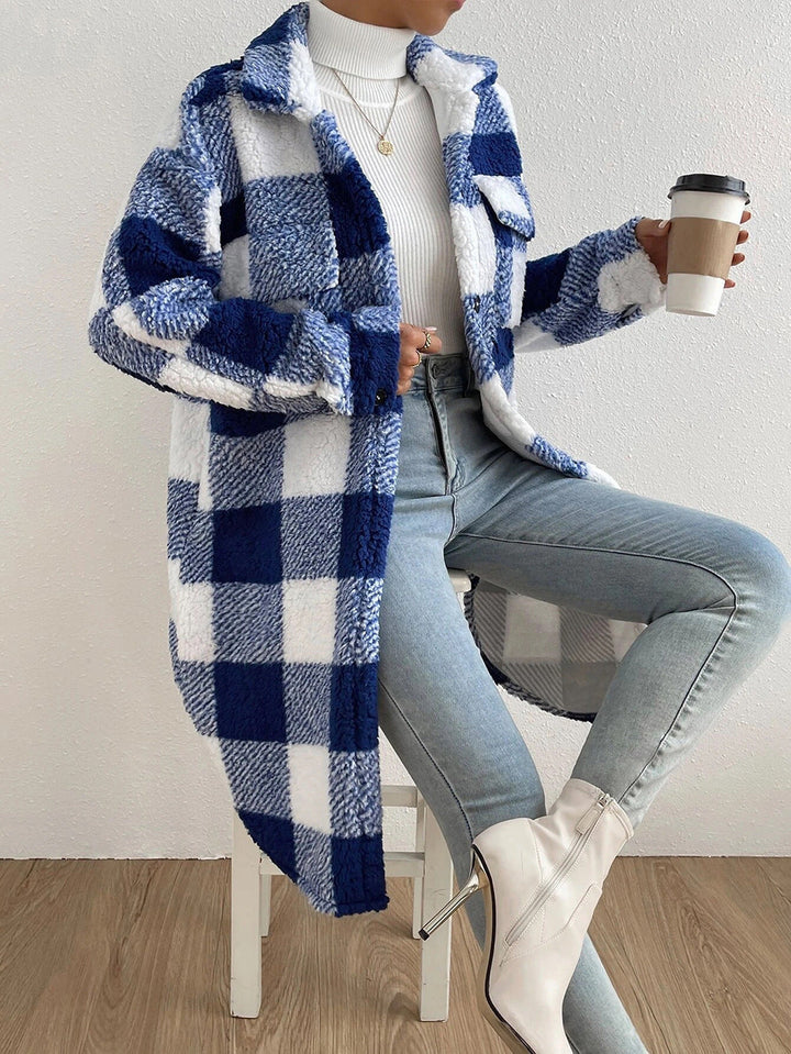 Women's long coat with plaid pattern and pockets