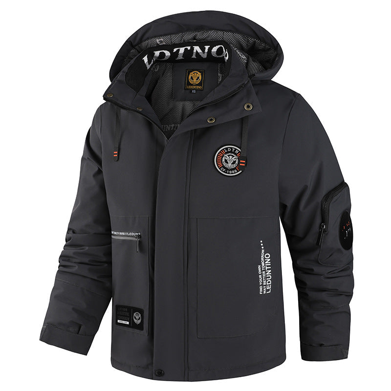 Men’s padded wind- and weatherproof jacket with hood and utility pockets