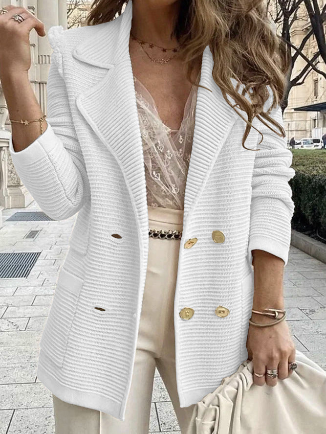 Women's knitted blazer with a double-breasted button fastening and notched lapels