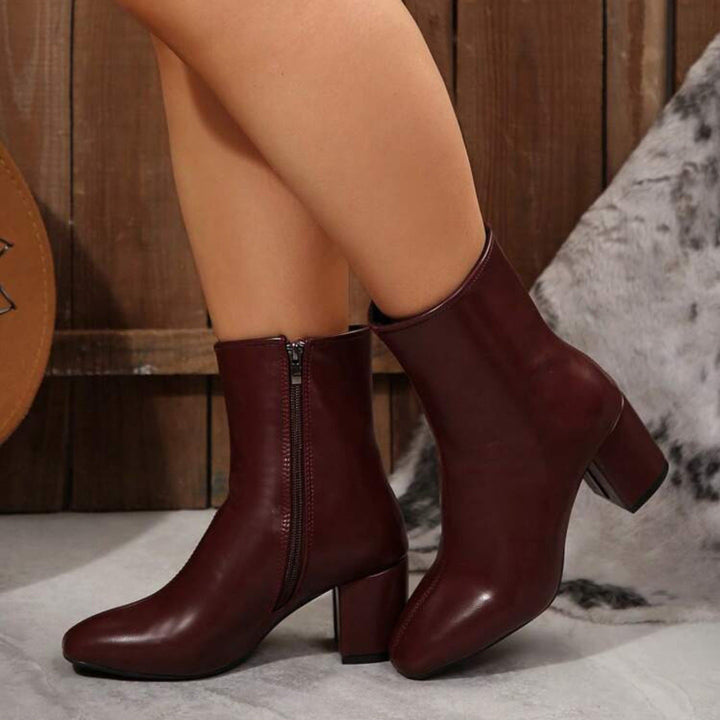 Women’s ankle boots with block heels and a versatile design