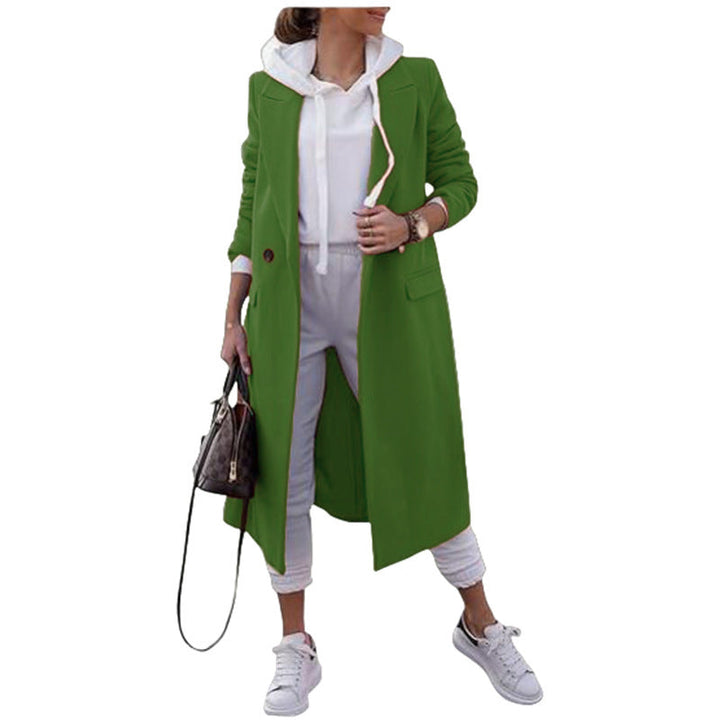 Women’s oversized coat with a classic lapel and pockets