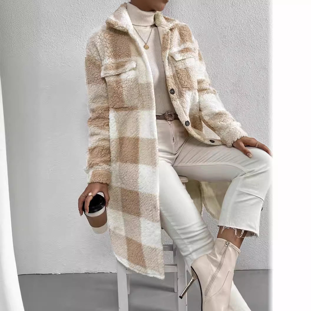 Women's long coat with plaid pattern and pockets