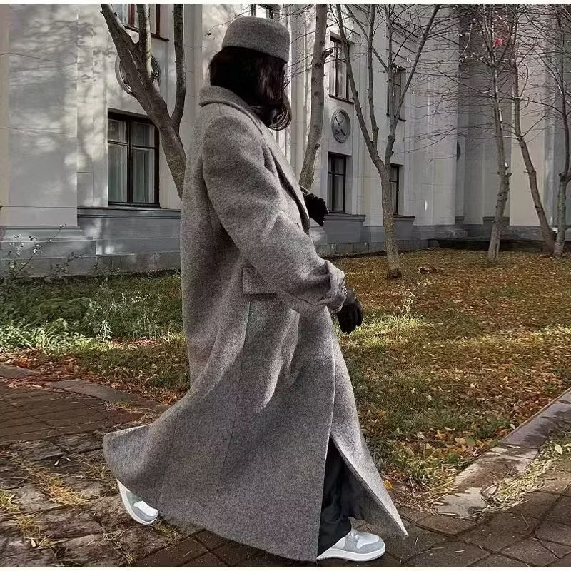 Women's oversized long-sleeve maxi coat with pockets