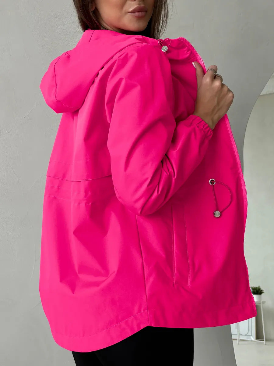 Women's outdoor jacket with adjustable hood and spacious pockets