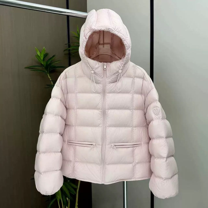 Women’s cropped thermal quilted jacket with hood and zippered pockets