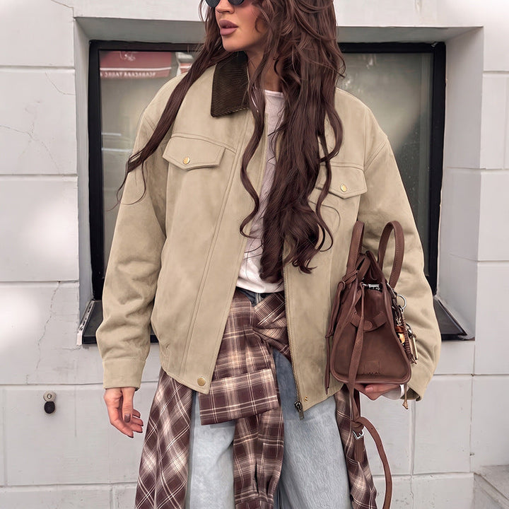 Women's short jacket with flap pockets and zip closure