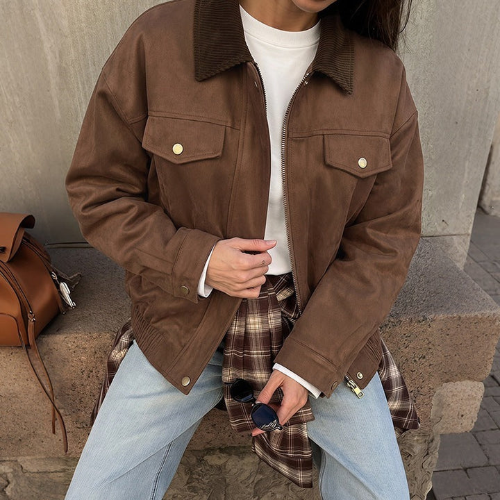 Women's short jacket with flap pockets and zip closure