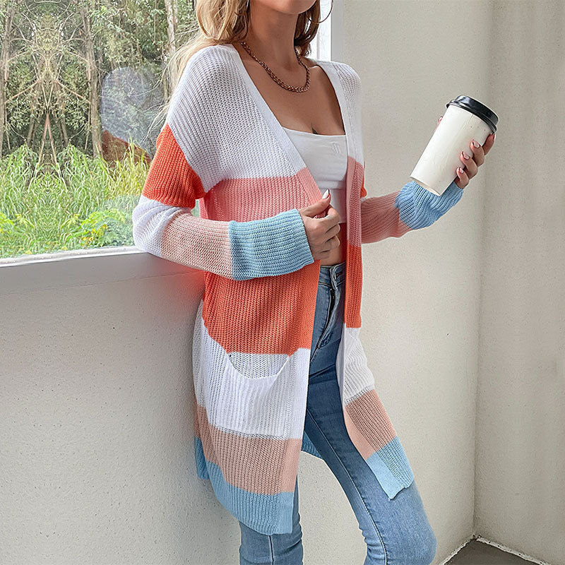 Women's cardigan with long sleeves and pockets