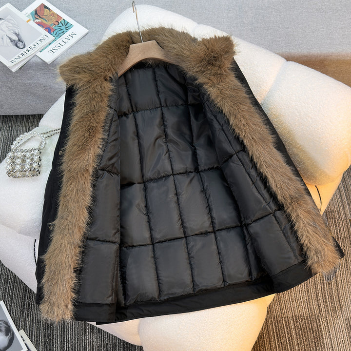 Women’s mid-length winter parka with detachable faux-fur collar
