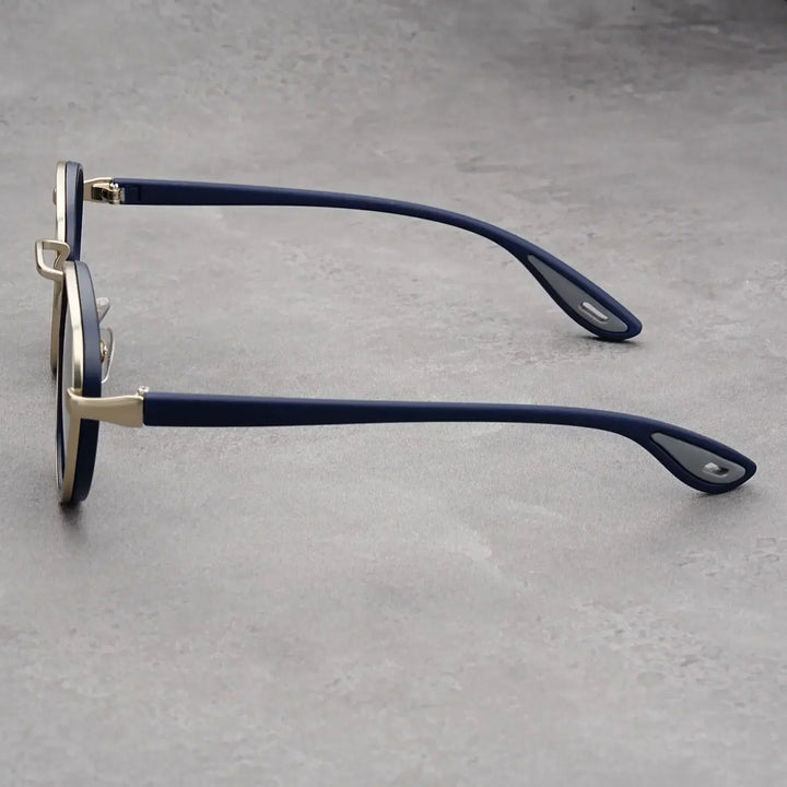 Carson - Elegant Sunglasses