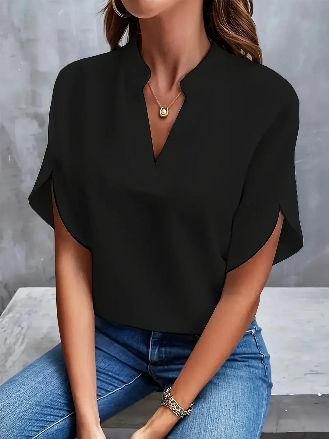 Thalia™ | Sophisticated blouse with a tailored design