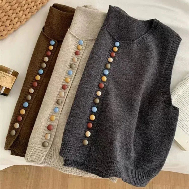THE MARIBEL | KNITTED VEST WITH COLOR BUTTONS