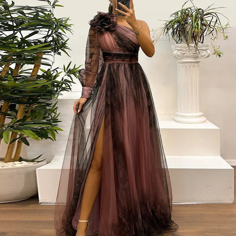 Sienna – Trendy Maxi Dress with One Shoulder and Mesh Print
