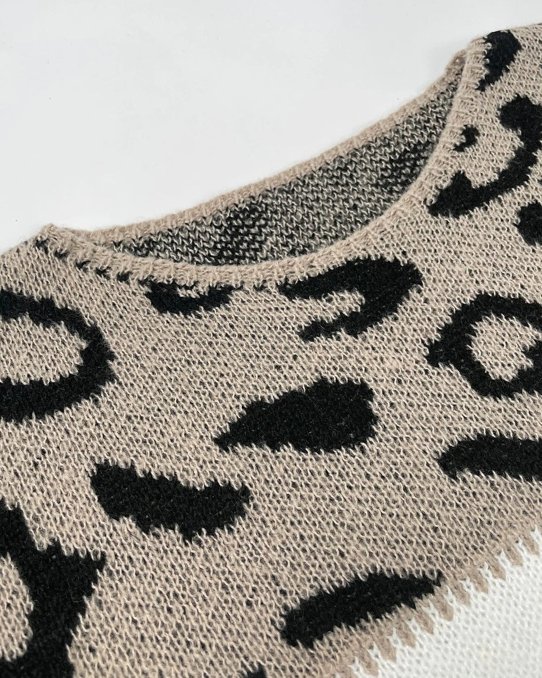 Zoe - Color Block Leopard Sweater