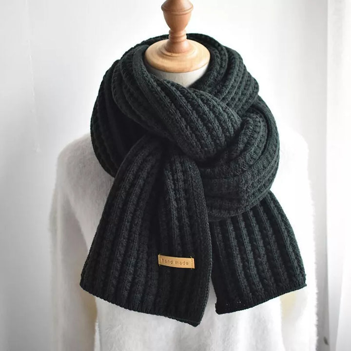 Langer Strickschal