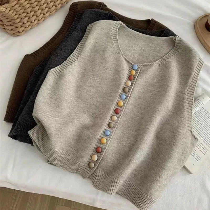 THE MARIBEL | KNITTED VEST WITH COLOR BUTTONS