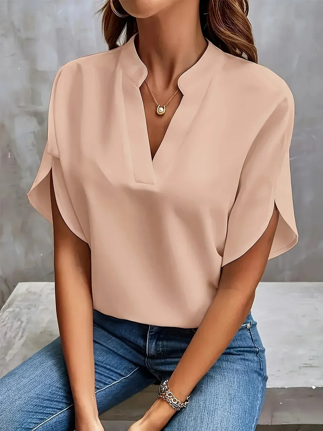 Thalia™ | Sophisticated blouse with a tailored design