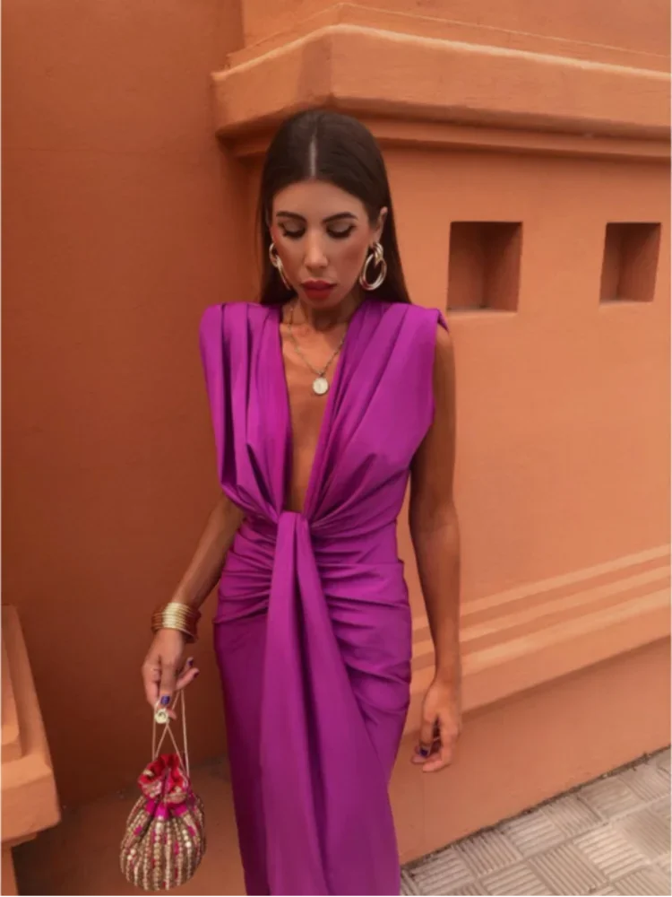 Isabella | Evening dress with deep neckline
