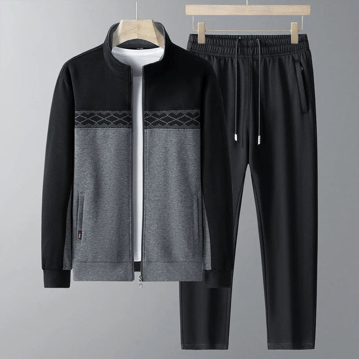 Men's tracksuit with drawstring and pockets